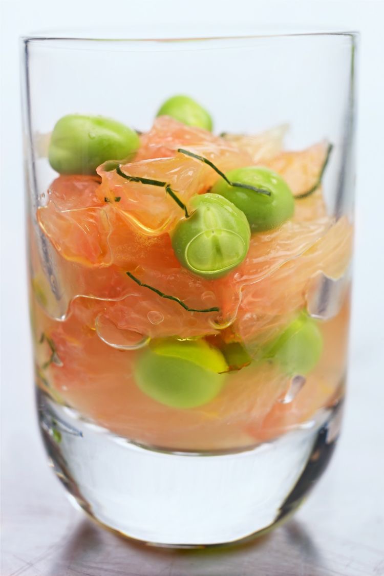 Petit pois, pomelo et menthe poivrée, un jus à croquer (à l’apéritif)